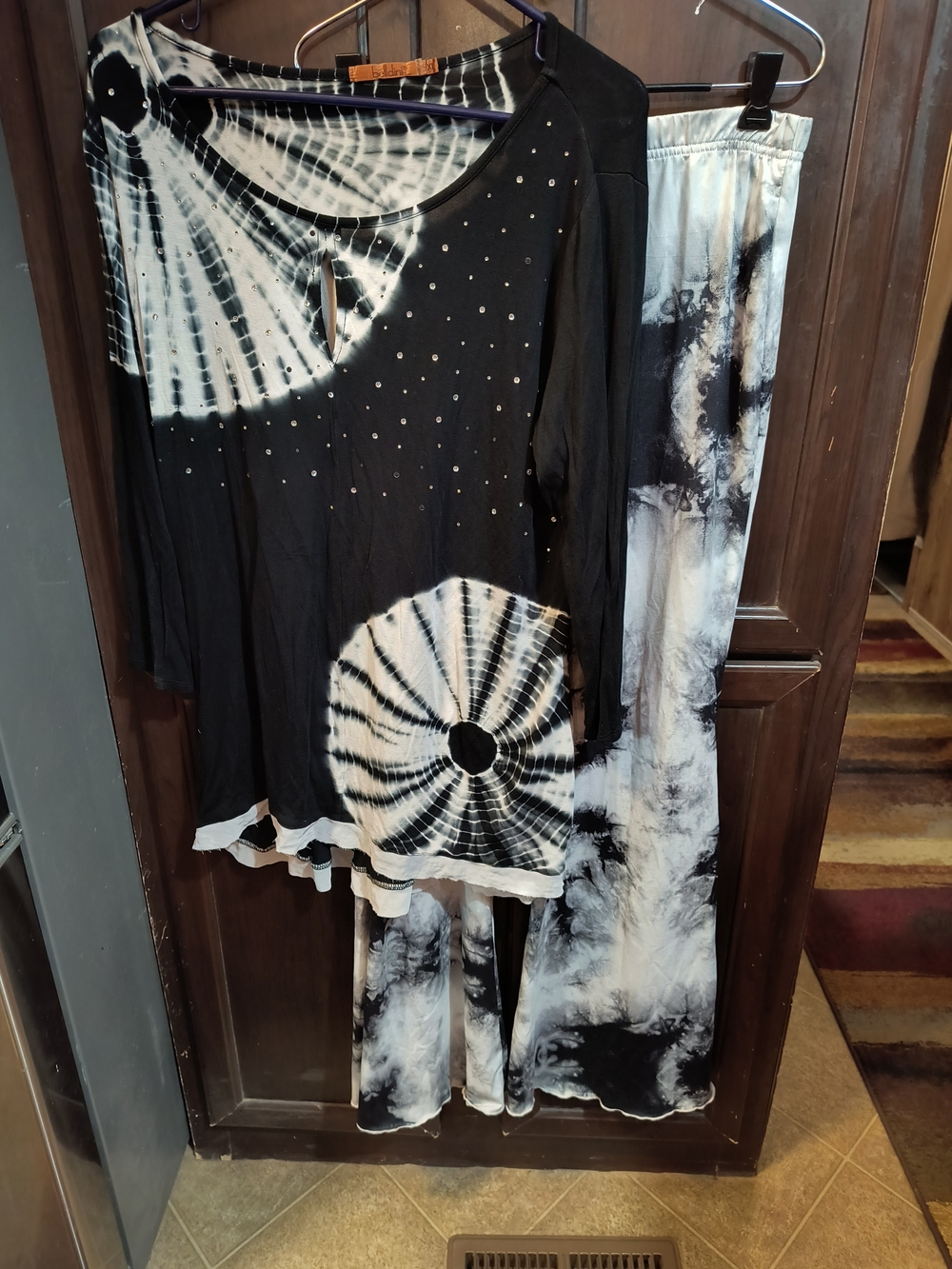 Tie-Dye Black & White Women's Tie-Dye Pantsuit - Casual Two-Piece Set XL